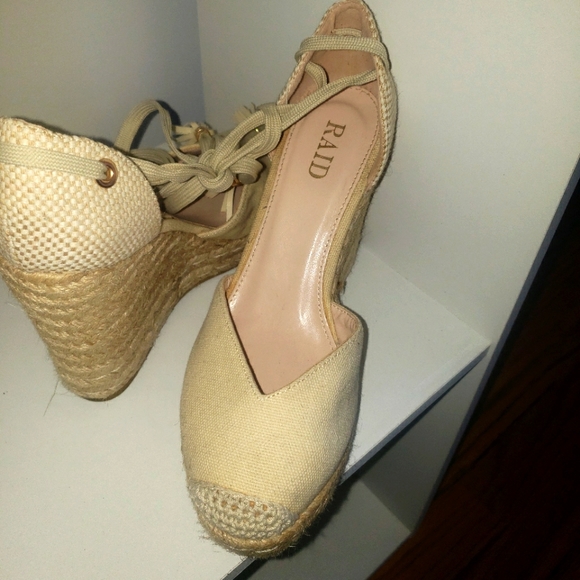 ASOS RAID Dorian ankle tie espadrilles in natural canvas - Picture 3 of 8